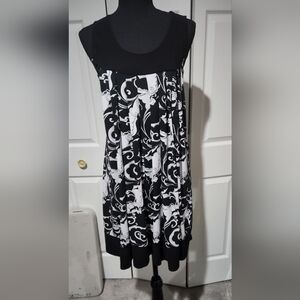 Chic Black and White Patterned Dress